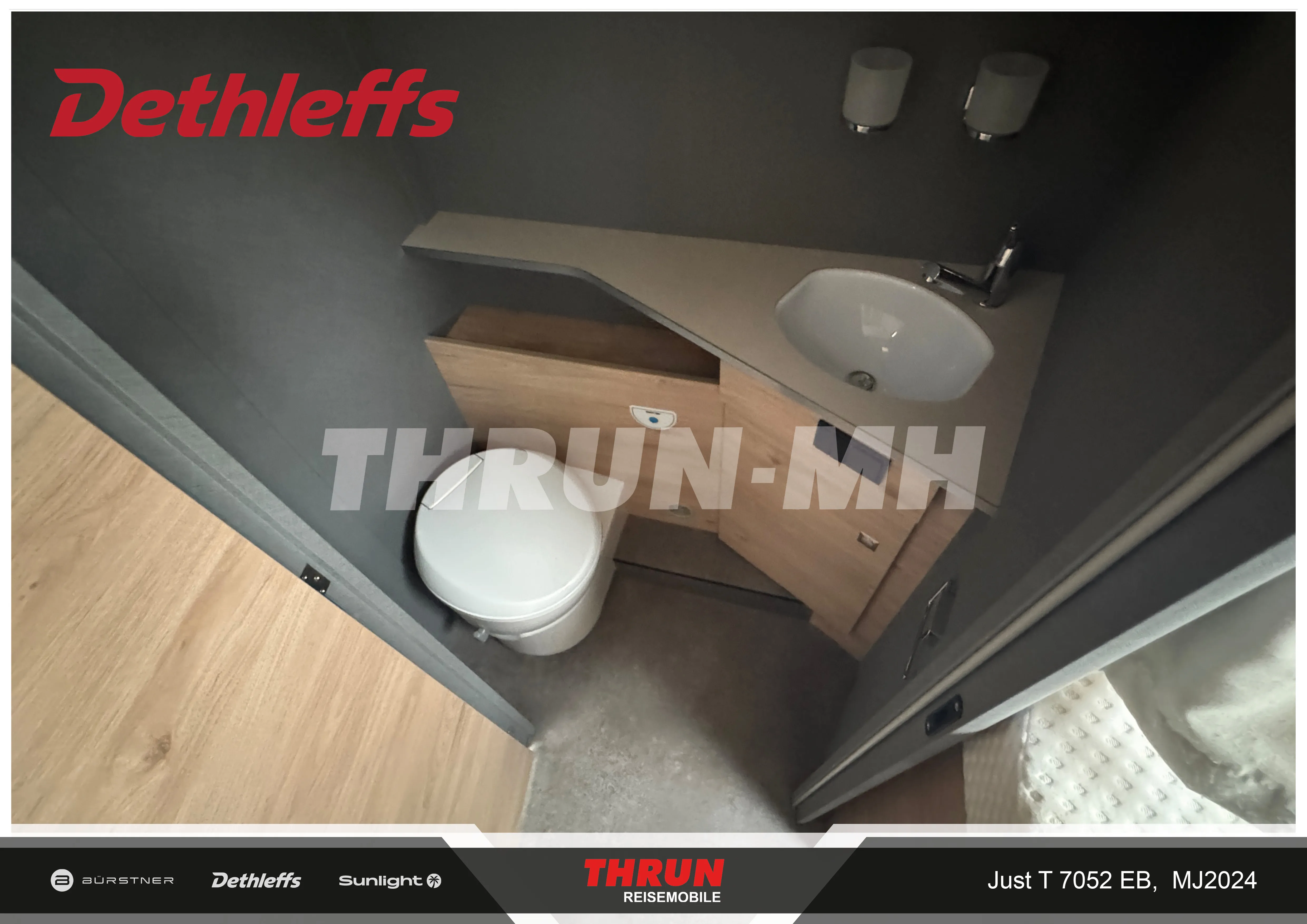 16_JustT7052EB_WC.45675455.jpg