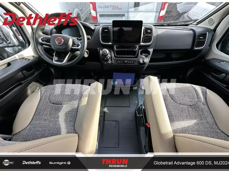 4_GlobetrailAdvantage600DS_Fahrerhaus.jpg