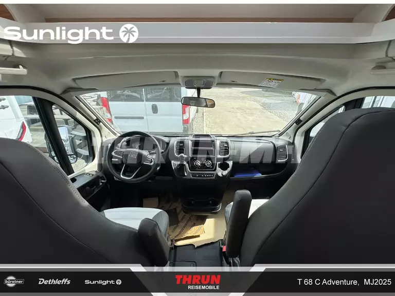 5_T68CAdventure_Fahrerhaus.jpg