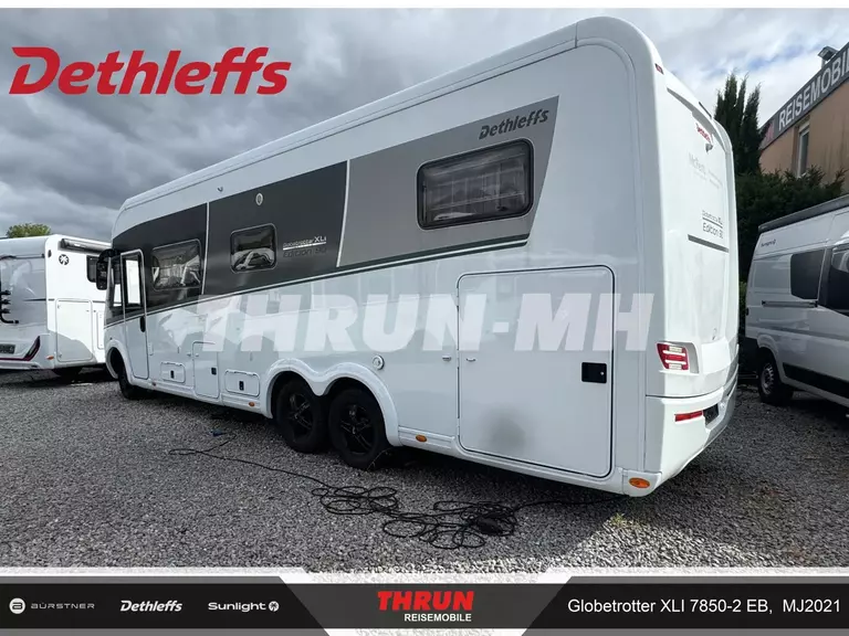 3_GlobetrotterXLI7820-2EB_hinten-links.jpg