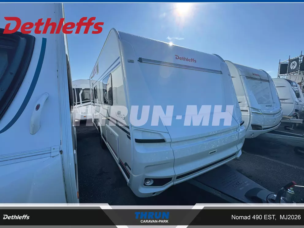 2_Nomad490EST_vorne-rechts.jpg