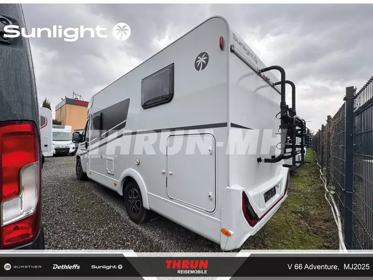 3_V66Adventure_hinten-links.jpg