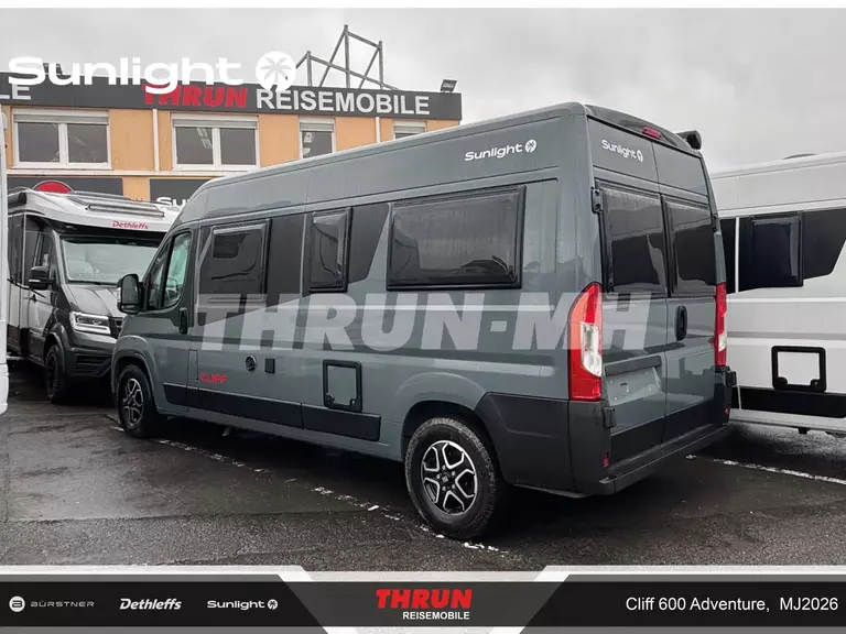 3_Cliff600Adv_hinten-links.jpg