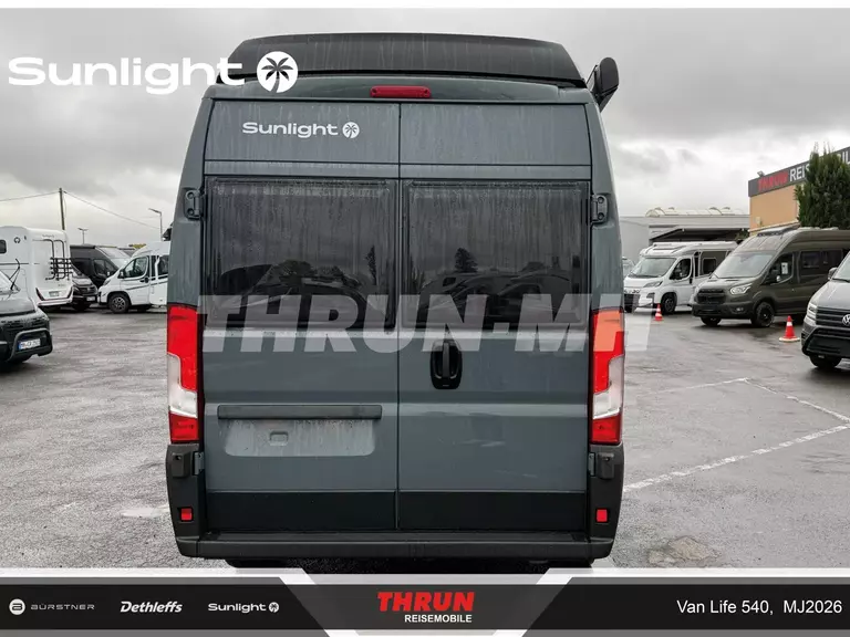 4_VanLife540_heck.jpg