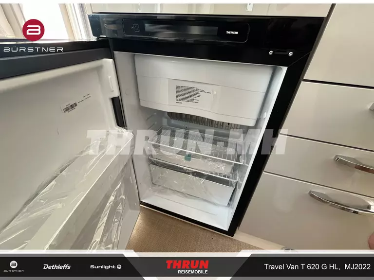 11_TravelVanT620GHL_Kuehlschrank.jpg