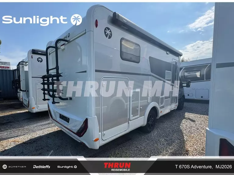 4_TAdventureFord670S_hinten-rechts.46092625.jpg