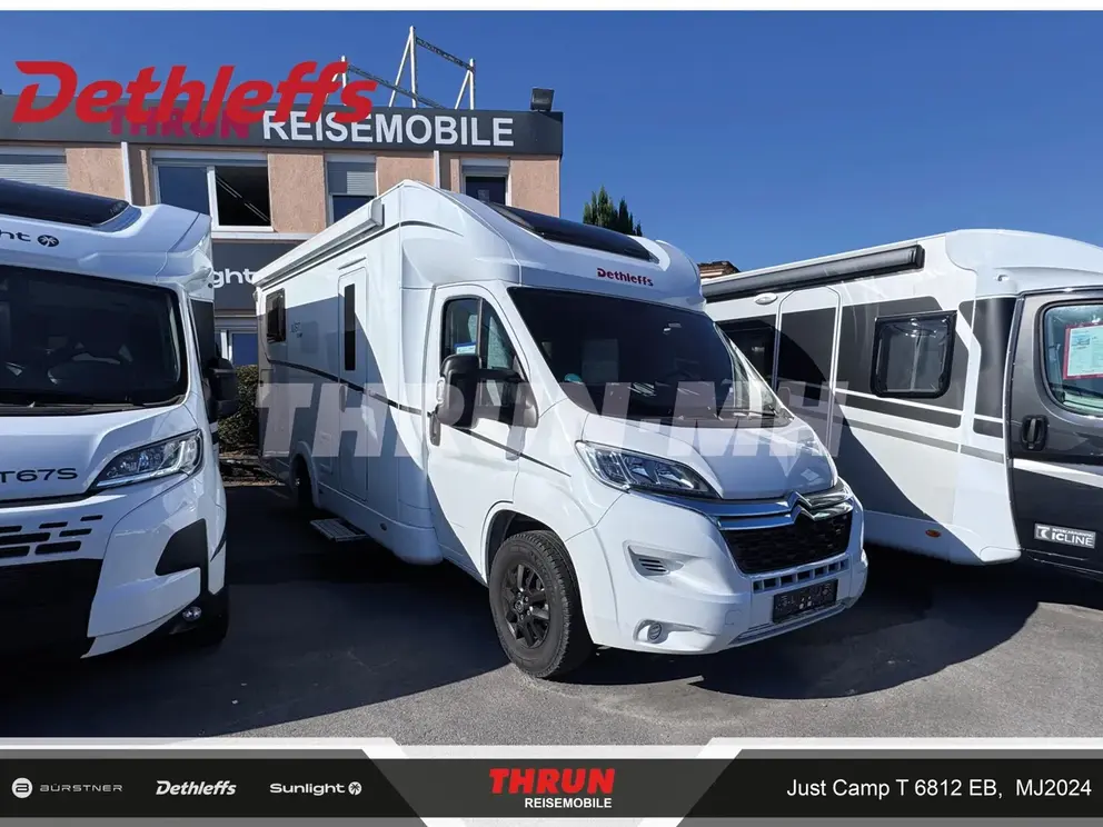 1_JustCampT6812EB_vorne-rechts.47096431.jpg