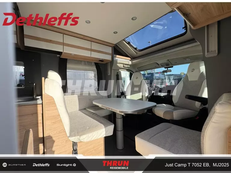 9_JustCampT7052EB_Sitzgruppe.jpg